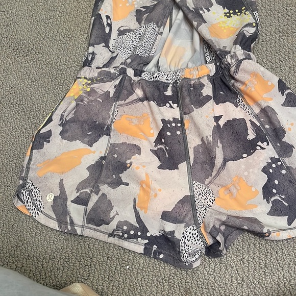 Lululemon Be Free Runsie
Mini Art Pop White Multi 6 - Picture 8 of 10